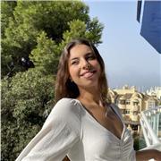 Soy estudiante de bachillerato, hablo español, catalán y arabe perfectamente y tengo un certificado de inglés de B2